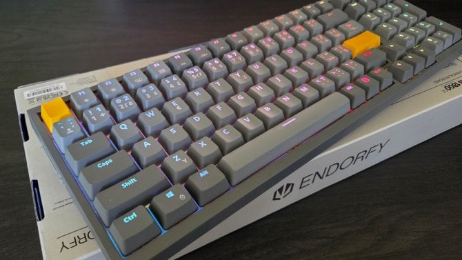 Recenze herní klávesnice Endorfy Celeris 1800: herní klávesnice pro Windows i Mac s chytrým detailem