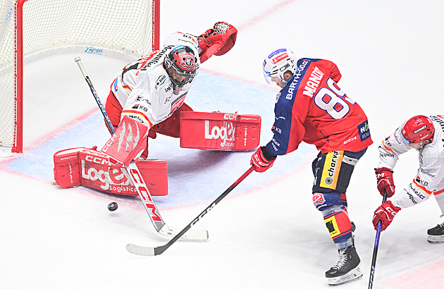 ONLINE: Pardubice deklasují Hradec, hosté měnili brankáře. Plzeň vede v Liberci