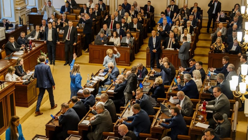 Neděláte u voleb chybu? Zkuste si 33 zásadních hlasování Sněmovny a odhalte svého favorita