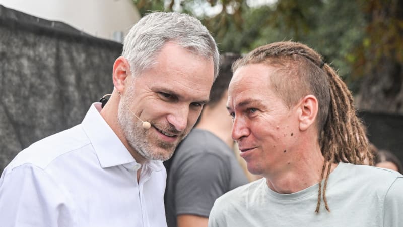 Exkluzivní model: Piráti slaví nové maximum, přeskočili STAN. Spokojeni mohou být i Motoristé