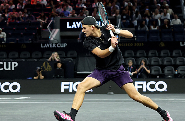 Menšík si na Laver Cupu zahraje čtyřhru s Alcarazem, soupeřům bude radit Agassi