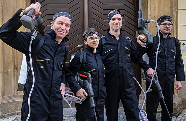 Piráti ve volbách 2025: lídři, program, kandidáti