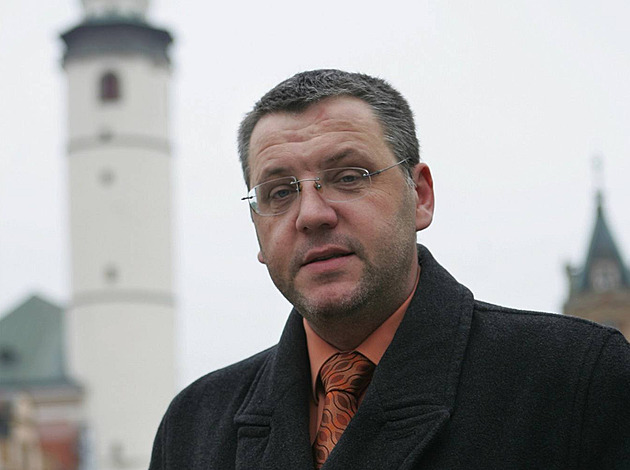 V Domažlicích kvůli kauzám odvolali z rady exstarostu Macha