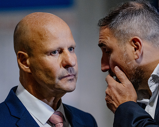 Pátý den Dozimetru. Hlubuček dál vypovídá, po něm přijde muž z DPP