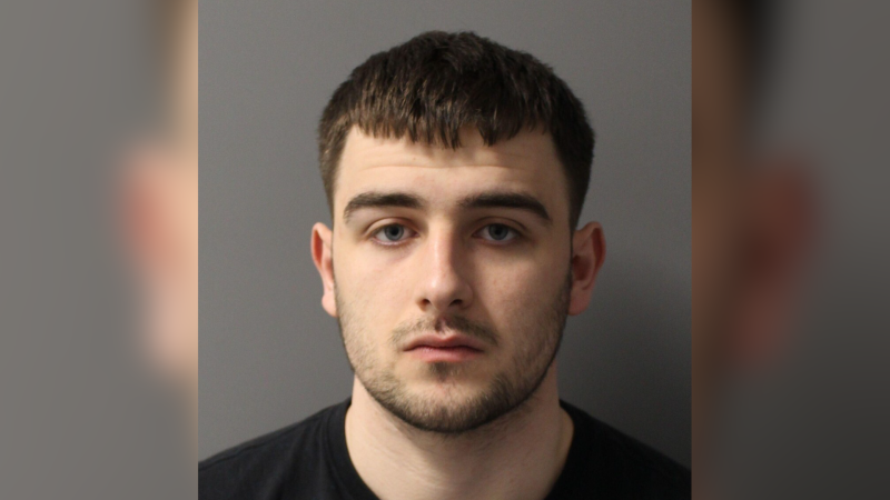 Británii pobouřilo chování dvojnásobného vraha: Posmíval se pozůstalým a hrubě urazil soudkyni