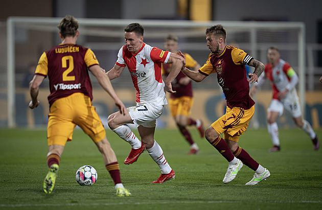 ONLINE: Slavia - Dukla 0:0, Kušej i Chorý byli blízko gólu. Za Slavii je v základu Cham