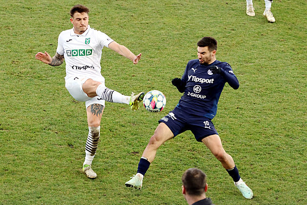 ONLINE: Slovácko - Karviná 1:1, Medved po čtvrt hodině vyrovnává