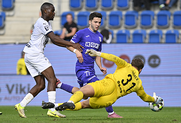 Slovácko - Karviná 1:2, bezzubým domácím nepomohla ani téměř hodinová přesilovka