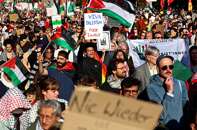 Největší německá demonstrace za Palestinu, do ulic vyšlo přes 60 tisíc lidí