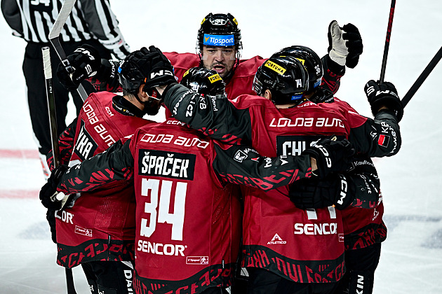 ONLINE: Plzeň proti Varům otáčí, Sparta vede nad Libercem, Kometa vyzve Dynamo