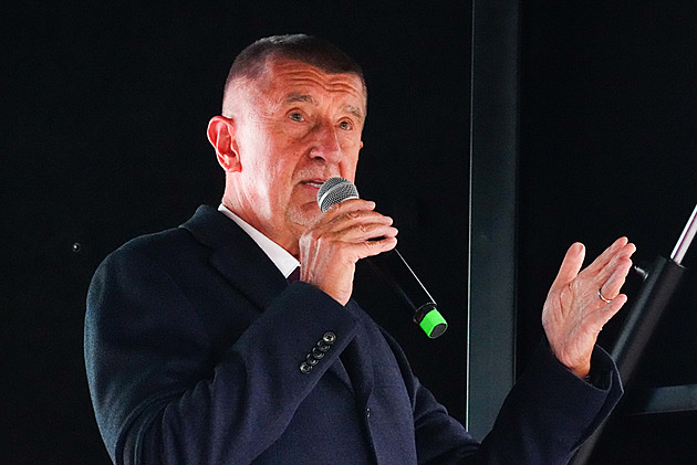 Poslední průzkumy. ANO by s přehledem vyhrálo, do Sněmovny by prošli i Motoristé