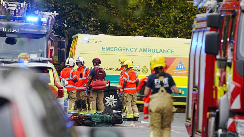 Krvavý útok v Manchesteru: Muž najel autem do lidí před synagogou, jednoho člověka pobodal