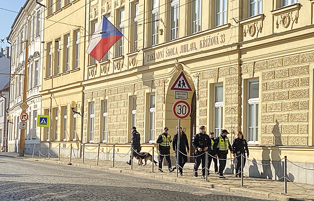 Podruhé v týdnu. Anonym nahlásil bombu v jihlavské škole, kde se bude volit