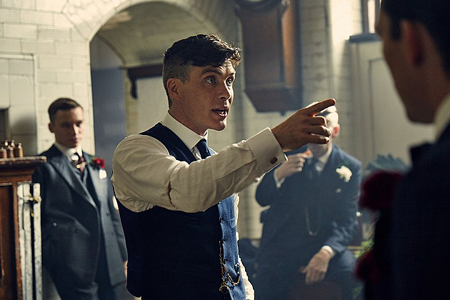 Birmingham povstane z popela a s ním i jeho gangy. Peaky Blinders pokračují dál