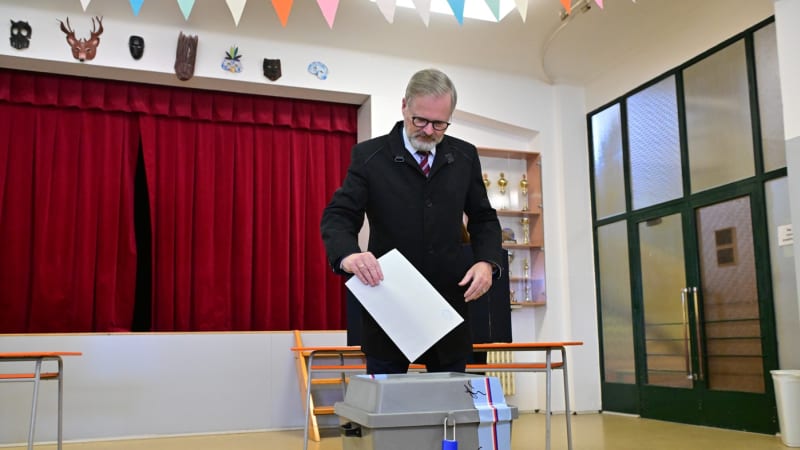 ON-LINE: Fiala by považoval za úspěch pokračování vlády. Kroužkoval jsem, přiznal