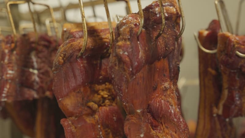 Nakládaný bůček nebo dršťková. Malá řeznictví v Praze a u Ostravy lákají zákazníky na kvalitu