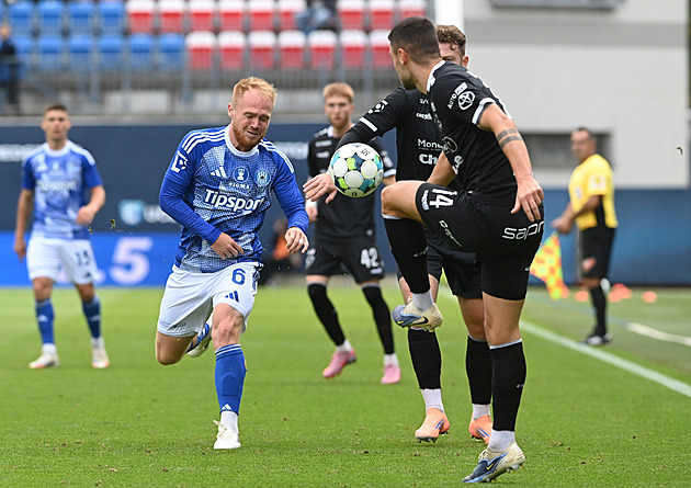 ONLINE: Olomouc - Jablonec 2:0, v závěru půle krásnou ránou zvyšuje Mikulenka