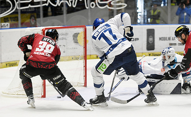 ONLINE: Kladno vede nad Spartou, lídr ztrácí. Hradec uspěl nad Libercem