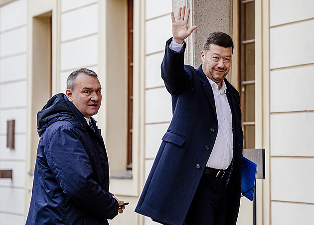 ONLINE: Okamura přijel na Hrad za Pavlem. Piráti chtějí do vedení Sněmovny