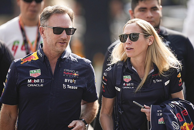 Red Bull nabídl asistence miliony za zametení aféry, Horner se do F1 chce vrátit
