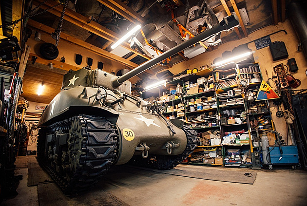 Plzeň čeká unikátní operace. Nad muzeum se vznese třicetitunový tank Sherman