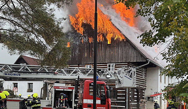Na Českolipsku hořel památkově chráněný dům, často ho obývali bezdomovci