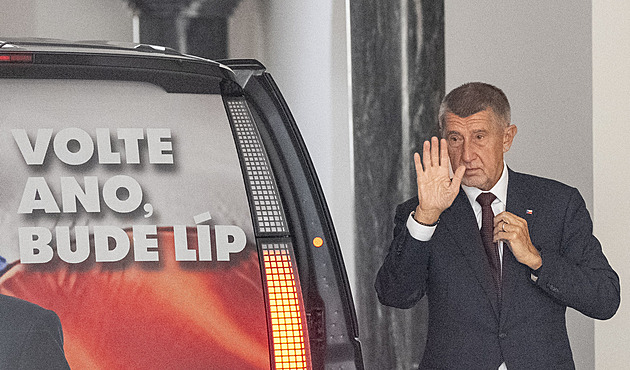 Babiš přijel za Pavlem. Má ho informovat, jak postupují jednání o nové vládě