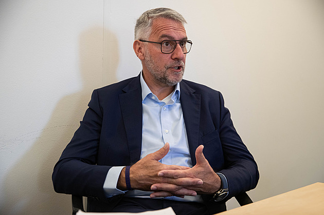 Rošáda v budoucí vládě. Vnitro dostane Metnar, obranu prezidentský kandidát