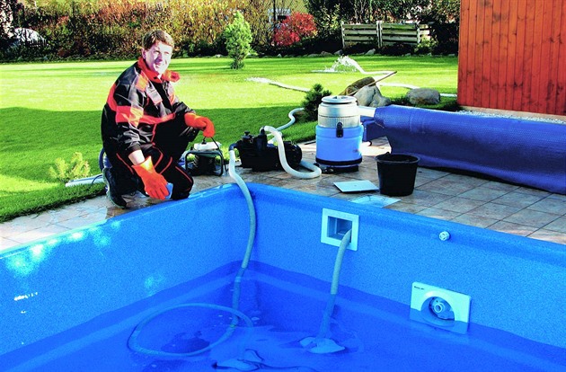 Bazén na zimu připravte včas. Vyhnete se poškození a zbytečným nákladům