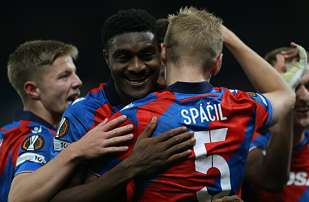 ONLINE: AS Řím - Plzeň, Hyského premiéra v Evropě, místo Vydry hraje Ladra