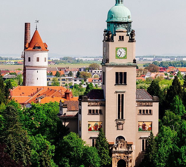 Nebezpečný vrah při útěku překonal čtyřmetrovou zeď s příkopem, Bohnice přitvrdí