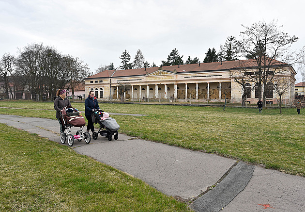 Zchátralá Pionýrská louka v Kroměříži se změní. Vzniknou nová sportoviště
