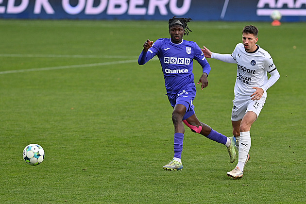 ONLINE: Samko poslal do čtvrtfinále poháru Karvinou. V akci Jablonec s Duklou