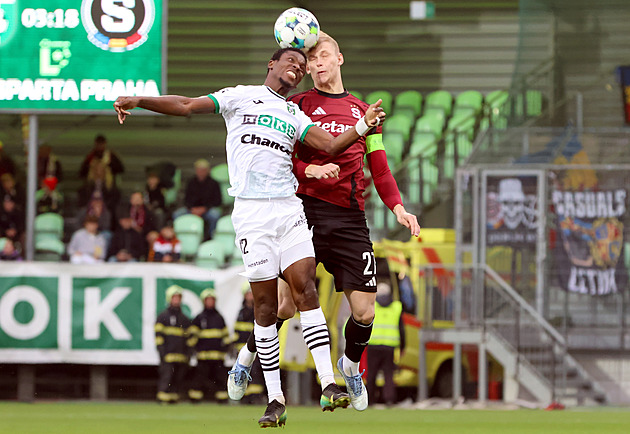 ONLINE: Karviná - Sparta 2:1, domácí už zase vedou. Po tečované střele slaví Gning