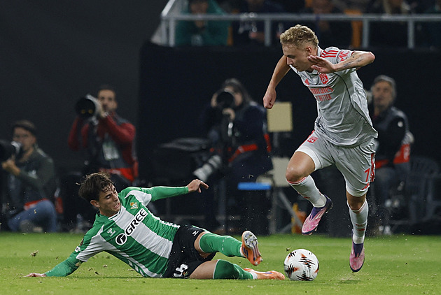 Freiburg slavil v Nice, Karabec se Šulcem prohře Lyonu v Evropské lize nezabránili