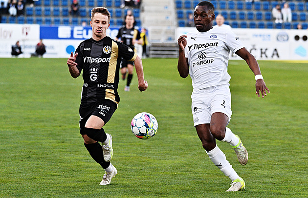 ONLINE: Hradec Kr. - Slovácko 0:0, poslední hosté hrají poprvé bez kouče Kameníka