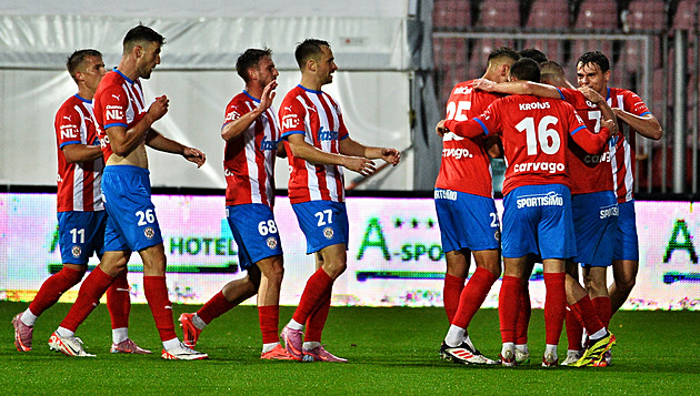 Zbrojovka přezimuje s náskokem pěti bodů, Vlašim nasázela Ústí sedm branek