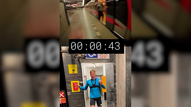 VIDEO: Být rychlejší než pražské metro? Kamarádi se hecli, že to dokážou
