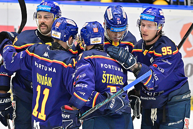 ONLINE: Budějovice vedou, Boleslav ztrácí s Olomoucí. V akci i lídr Třinec nebo Sparta