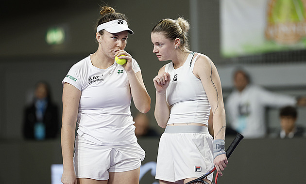 Tenis ONLINE: O udržení rozhoduje třetí set. Zvládnou ho Nosková s Havlíčkovou?