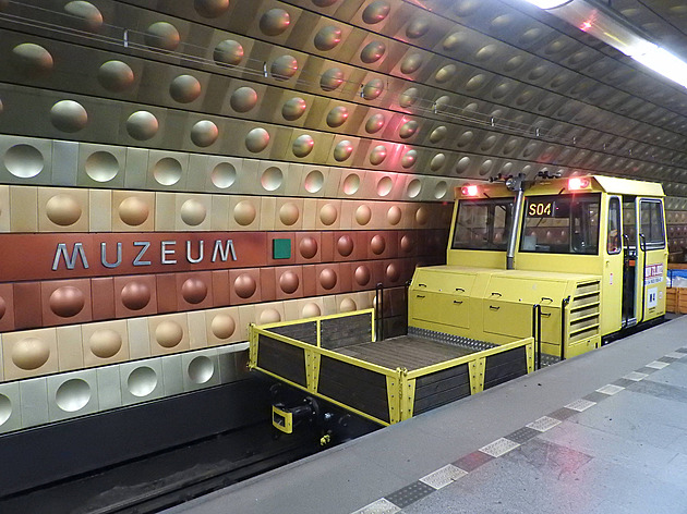 Sražený údržbář u Muzea, mrtvý na Nádraží Holešovice. Tragická noc v metru