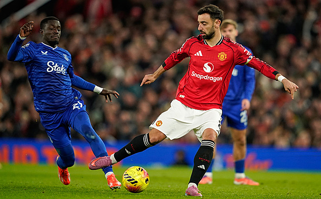 ONLINE: Manchester United hraje doma s Evertonem. Hostující Gueye vidí červenou