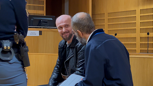 Český Trump před soudem. Týrání a znásilňování v „byznys“ manželství odmítá