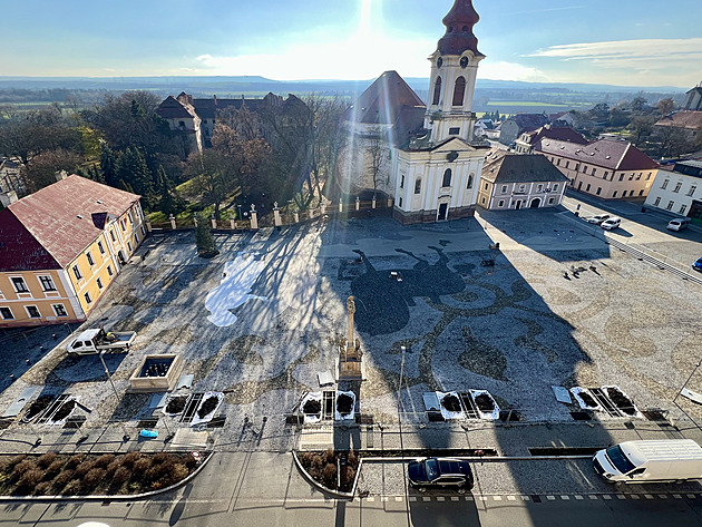 Náměstí už vypráví pověst. Městečko dokončuje nevídanou obnovu svého centra
