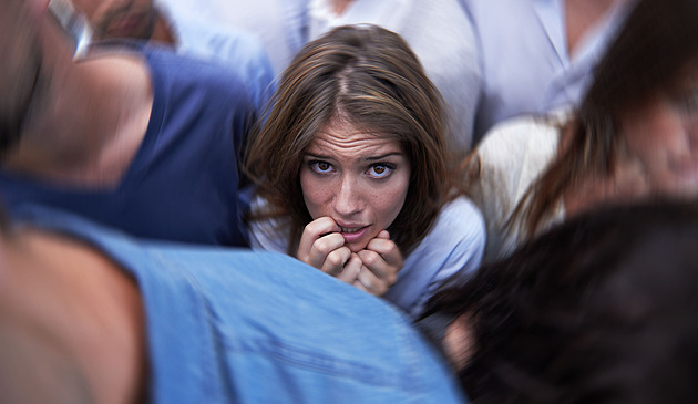 Hlava na plný plyn. Overthinking může vést k depresím, jak jej zkrotit?