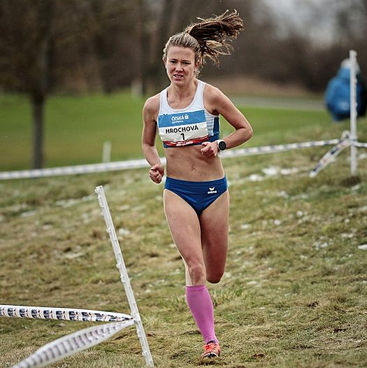 Páté triumfy pro favority. Kovář a Hrochová vládli na krosovém šampionátu