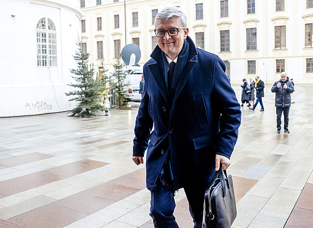 Musíme nastartovat hospodářský růst, řekl při příchodu za prezidentem Havlíček