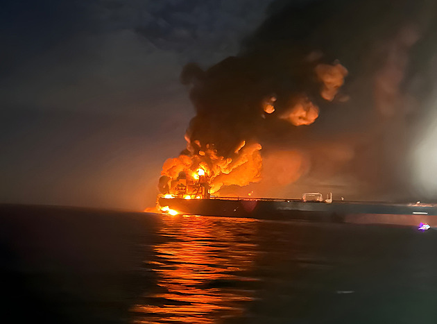 Místo sankcí torpédo. Ukrajina začala potápět tankery s ruskou ropou