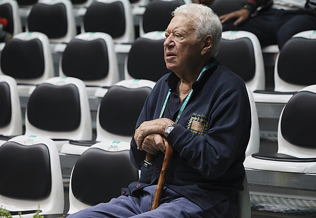 Hrál v zajateckém táboře, za grandslam dostal 150 dolarů. Pietrangeli byl legendou