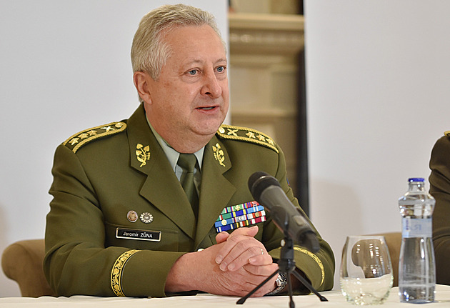 Posouzení muniční iniciativy je legitimní, řekl Zuna. O Ukrajině mluvil vyhýbavě